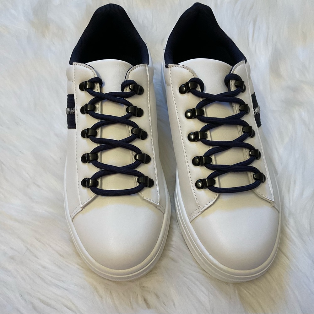 Journee Collection Arden Sneakers - New in Box - Size 8 - White / Navy - Picture 7 of 16